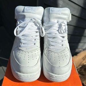 AIR FORCE 1 MID
WHITE/WHITE
624039-117